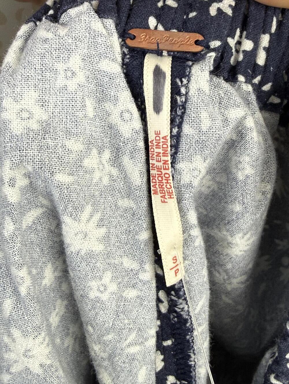 Free People Navy and White Palm Bay Printed 3" Shortails - Size - Small - NWOT - Picture 8 of 9